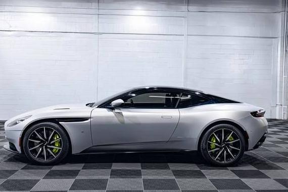 ASTON MARTIN DB11 2017 SCFRMFAVXHGL01789 image